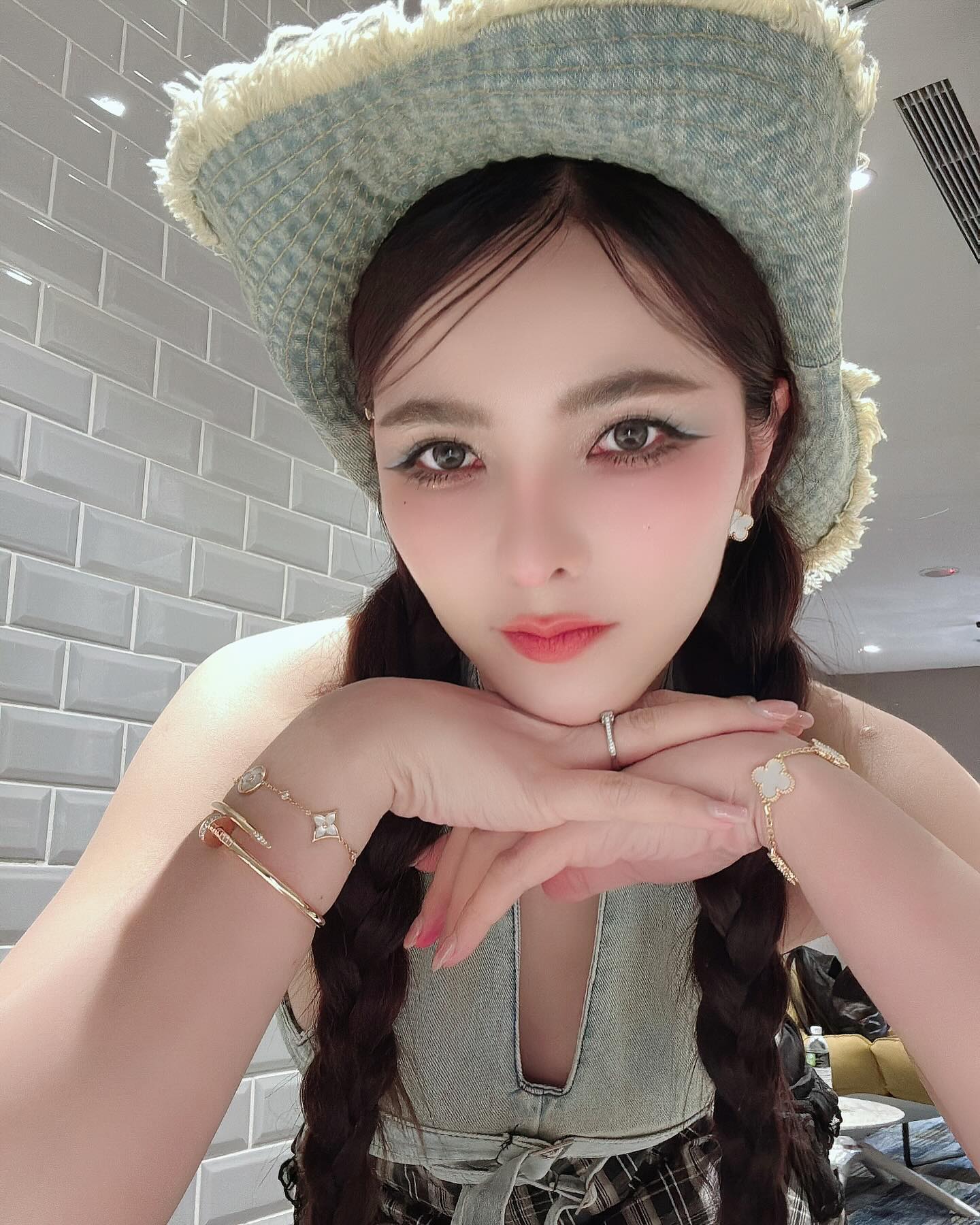 เบล - ขนิษฐา เบ้าหล่อเพชร
