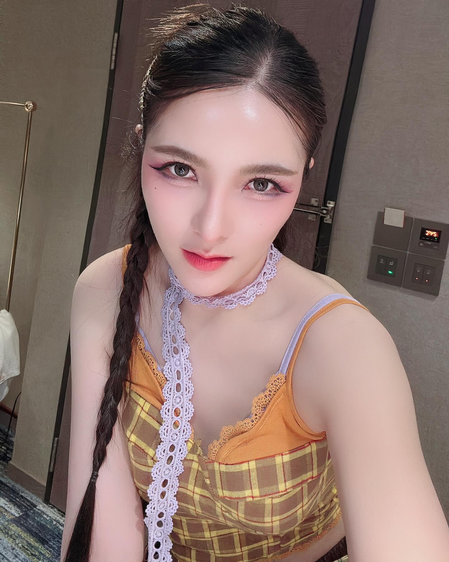 เบล - ขนิษฐา เบ้าหล่อเพชร