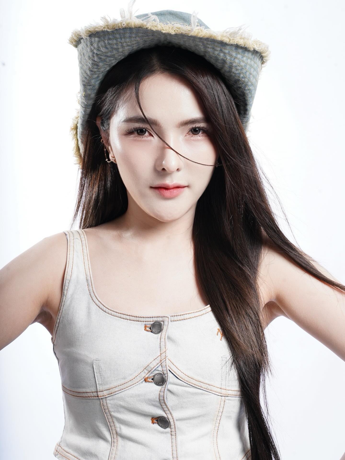 เบล - ขนิษฐา เบ้าหล่อเพชร