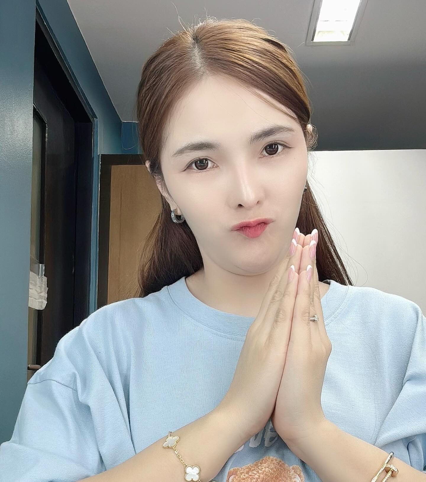 เบล - ขนิษฐา เบ้าหล่อเพชร