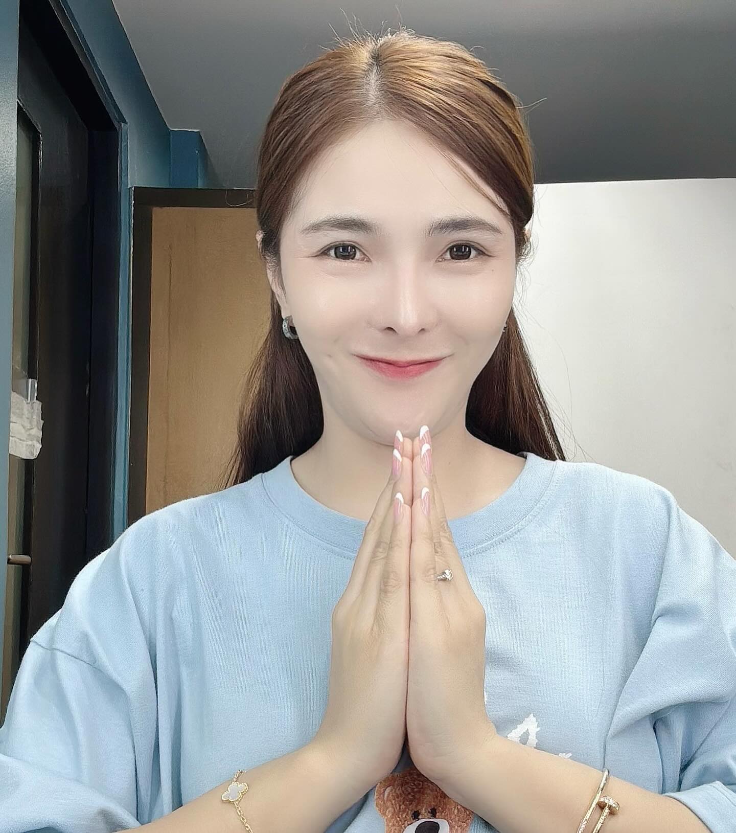 เบล - ขนิษฐา เบ้าหล่อเพชร