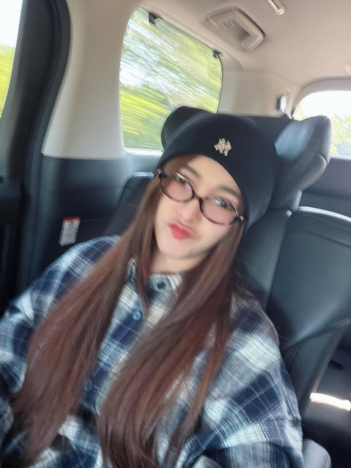 เบล - ขนิษฐา เบ้าหล่อเพชร