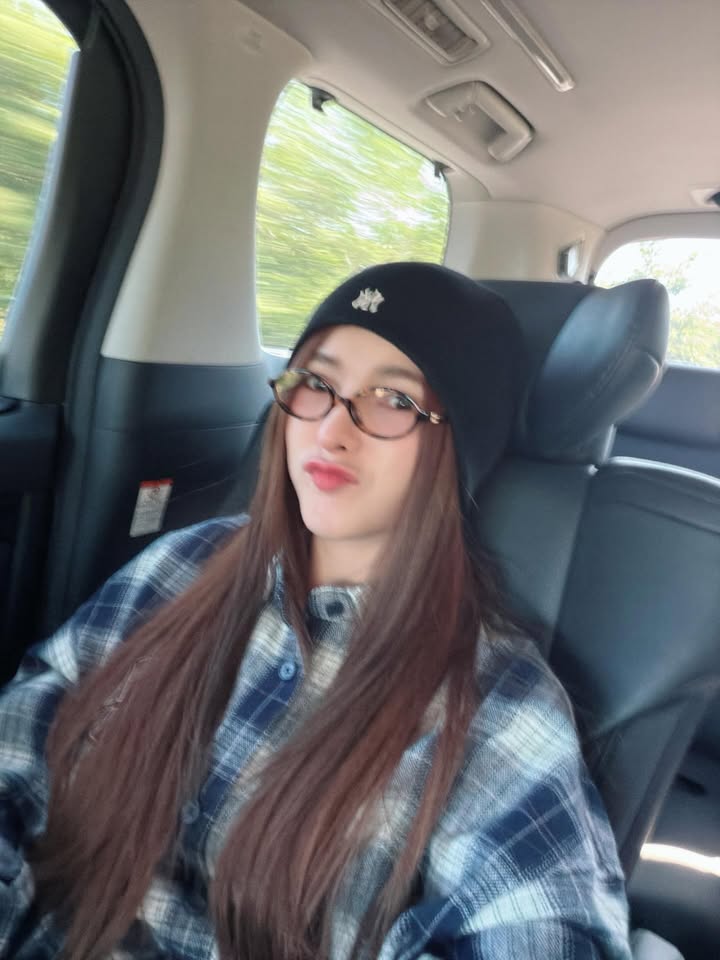 เบล - ขนิษฐา เบ้าหล่อเพชร