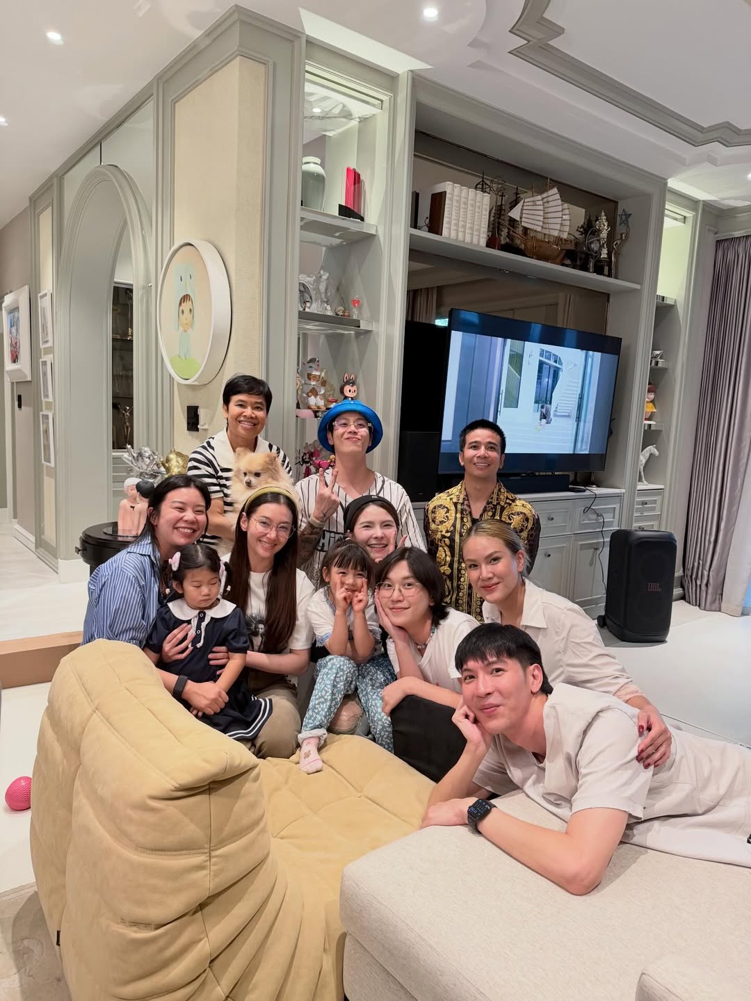 เบล - ขนิษฐา เบ้าหล่อเพชร