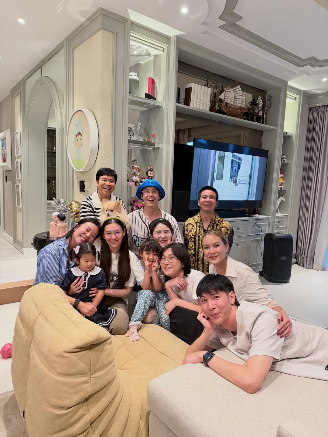 เบล - ขนิษฐา เบ้าหล่อเพชร