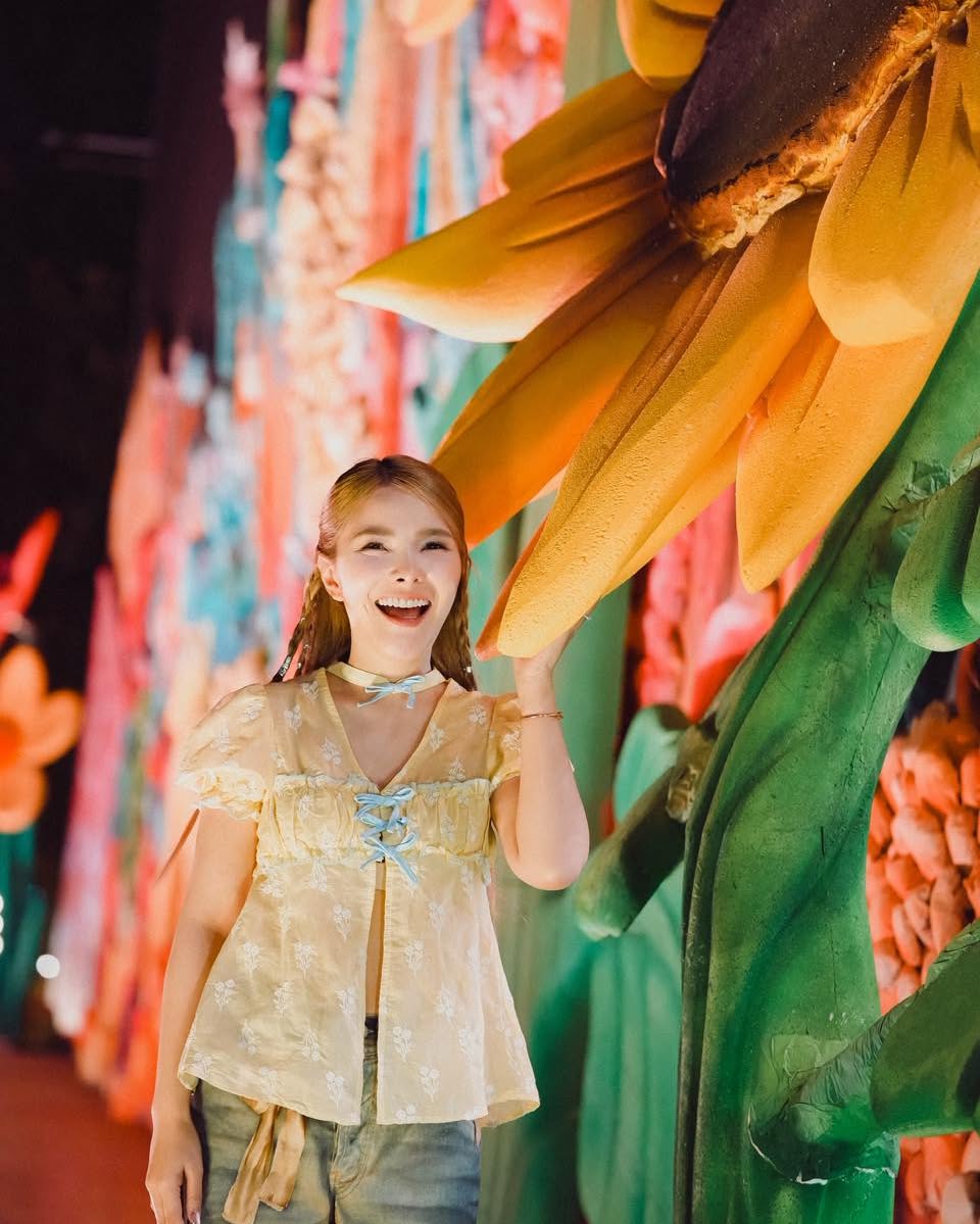 เบล - ขนิษฐา เบ้าหล่อเพชร