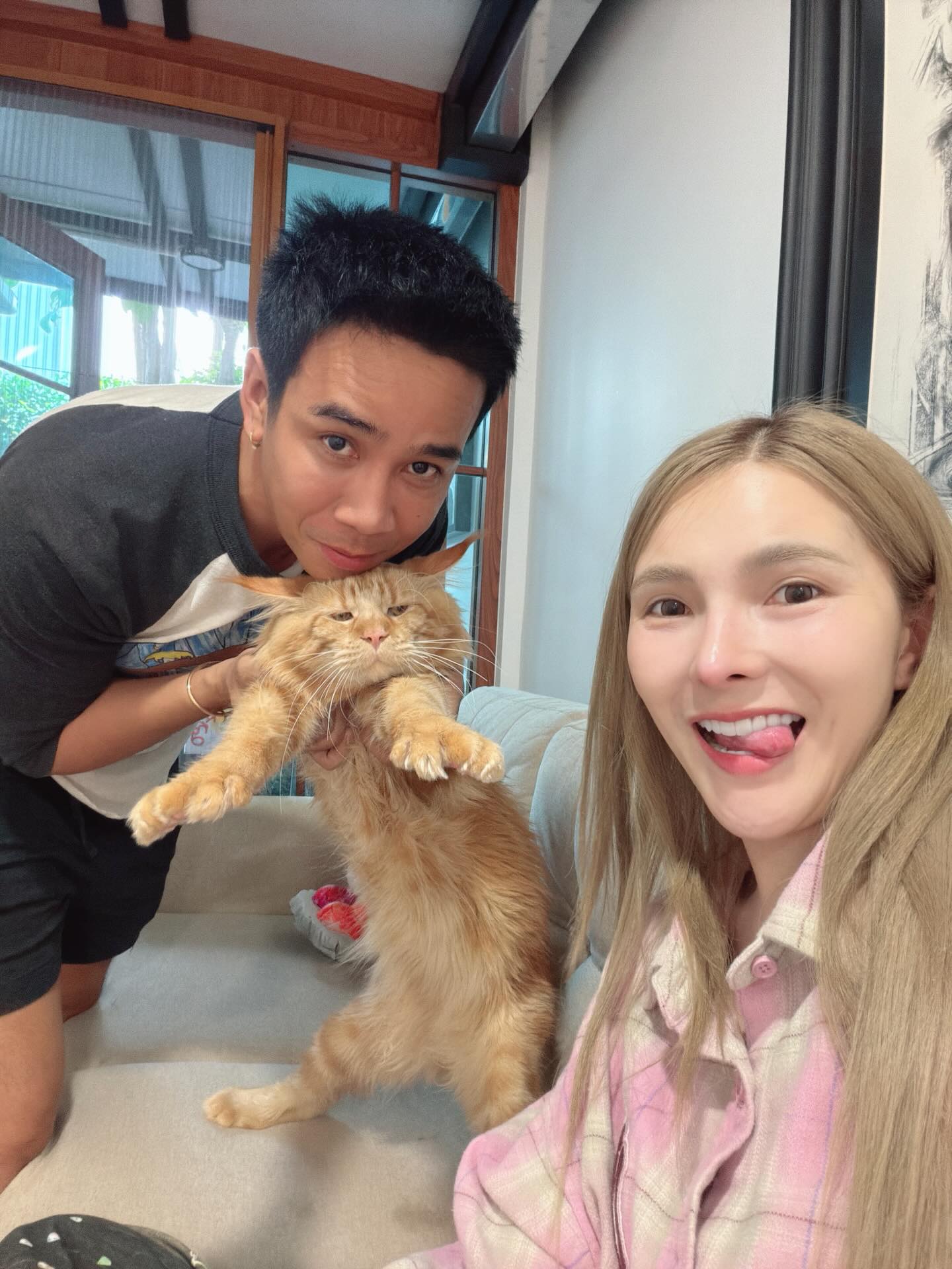 เบล - ขนิษฐา เบ้าหล่อเพชร