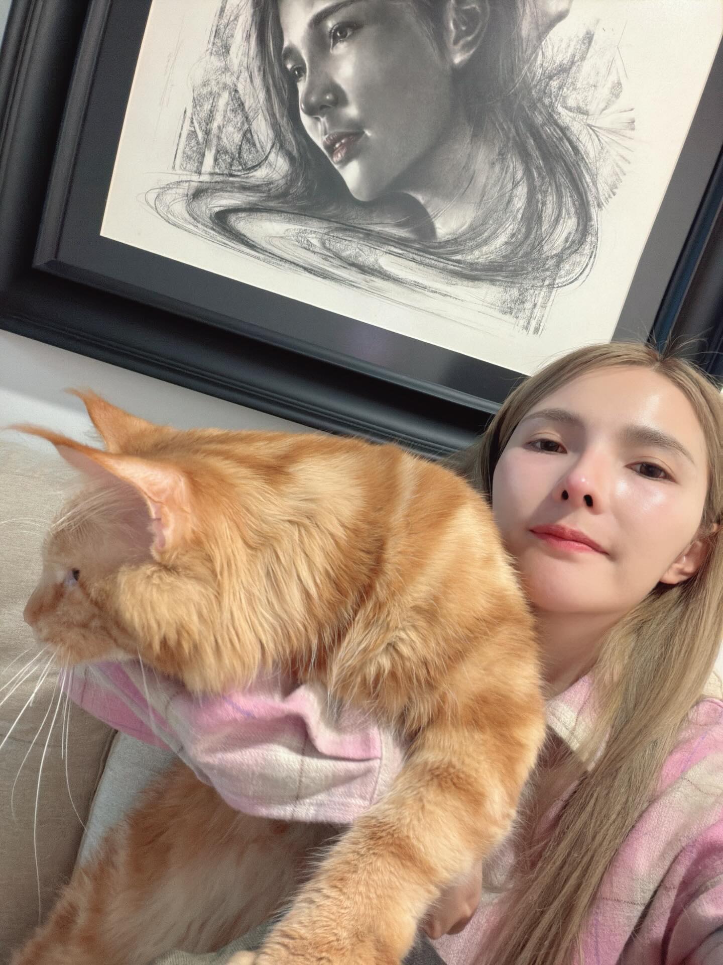 เบล - ขนิษฐา เบ้าหล่อเพชร