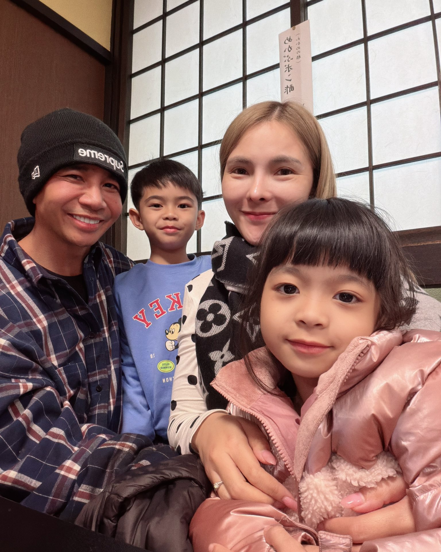 เบล - ขนิษฐา เบ้าหล่อเพชร