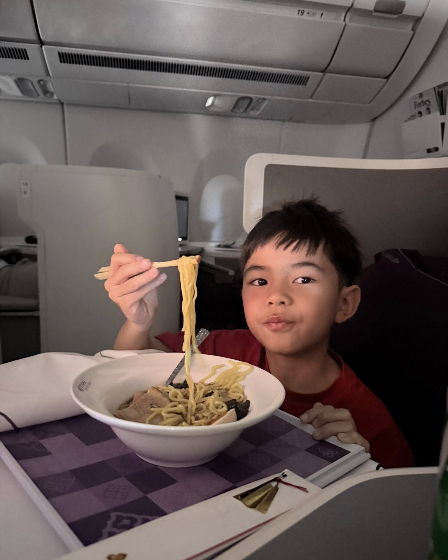 เบล - ขนิษฐา เบ้าหล่อเพชร