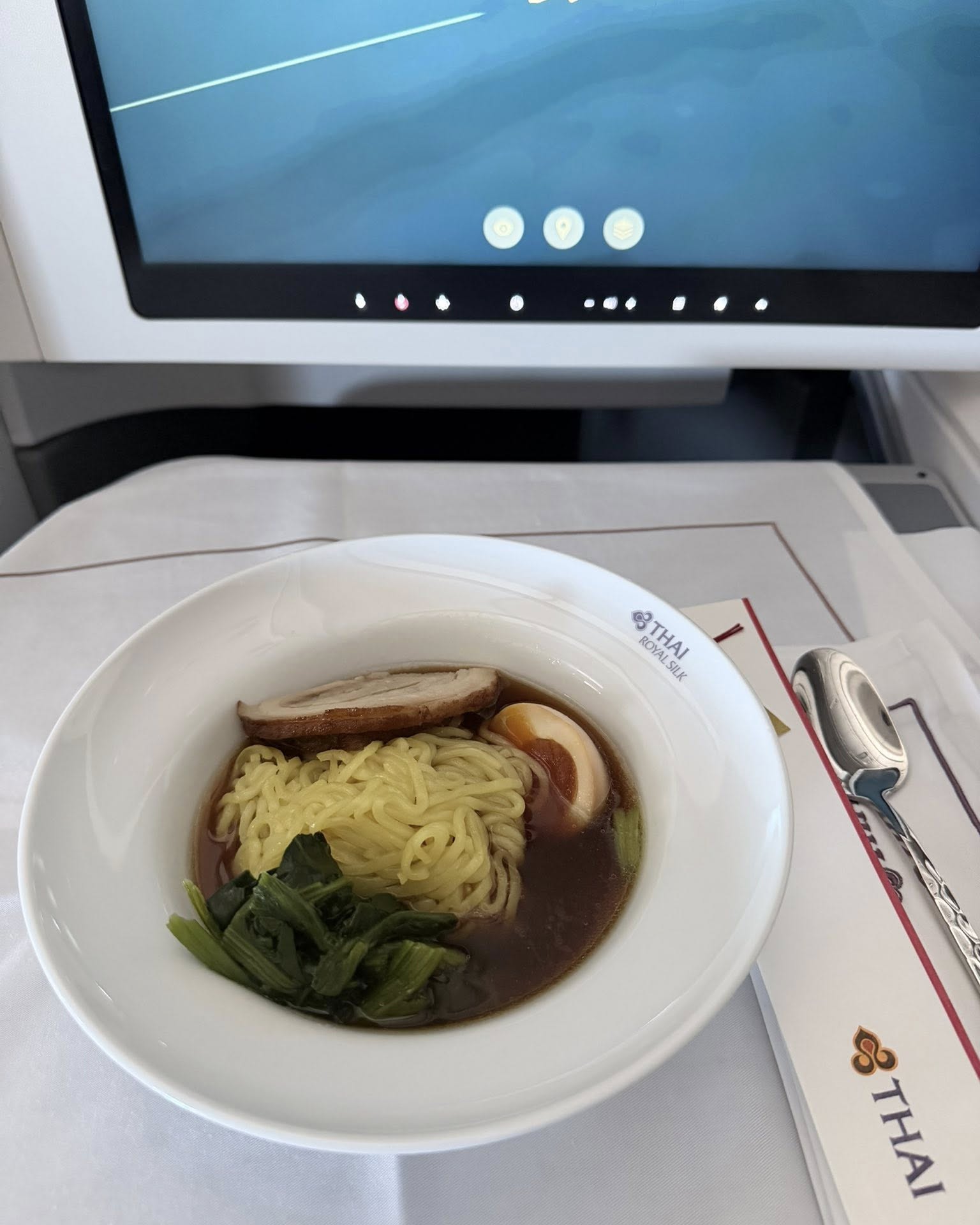 เบล - ขนิษฐา เบ้าหล่อเพชร