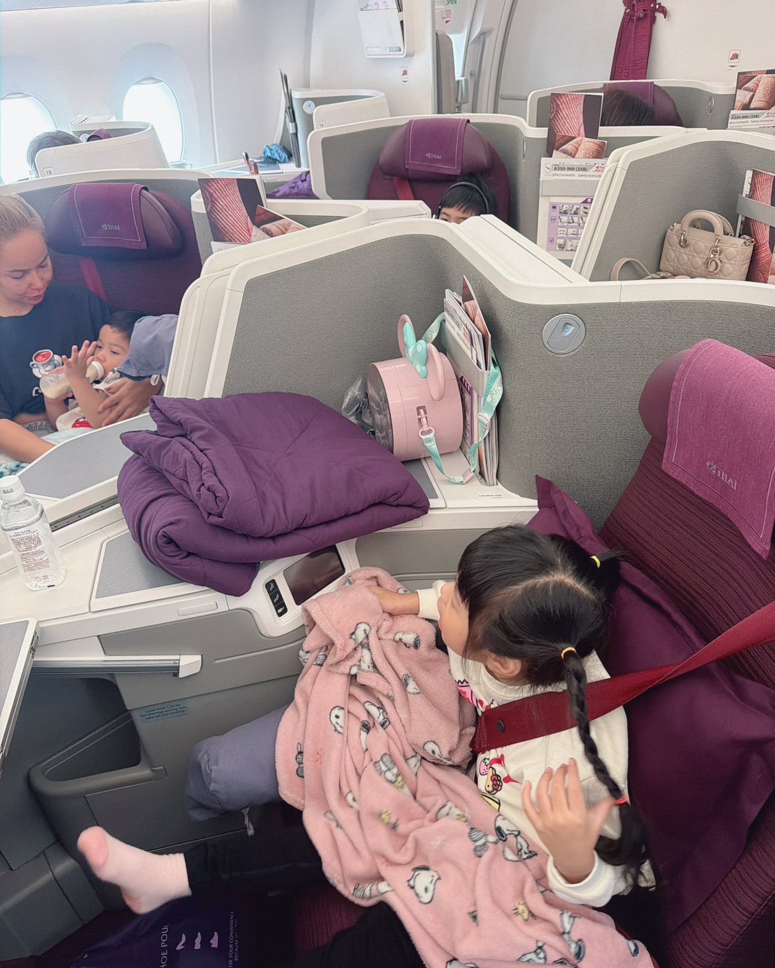 เบล - ขนิษฐา เบ้าหล่อเพชร