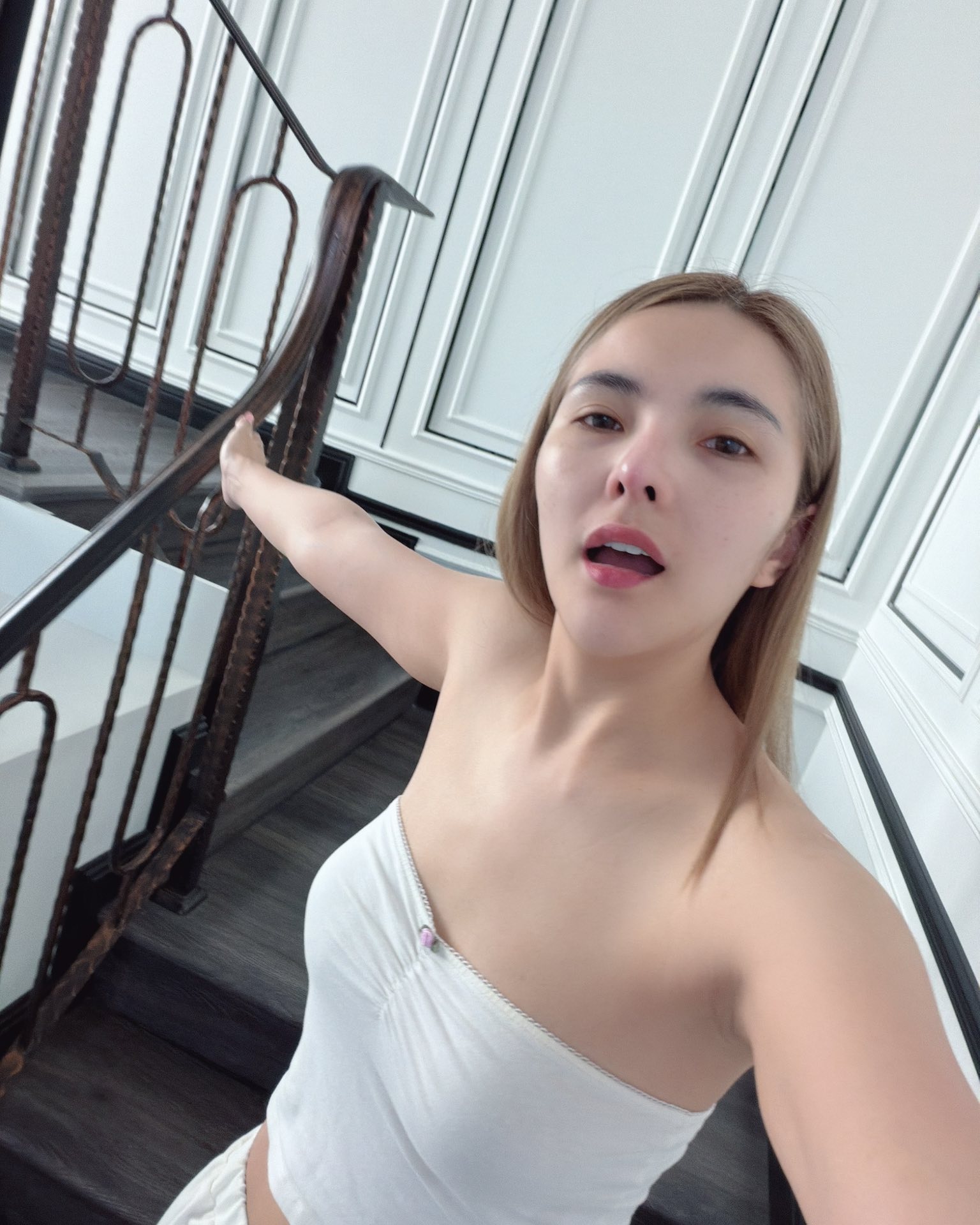 เบล - ขนิษฐา เบ้าหล่อเพชร