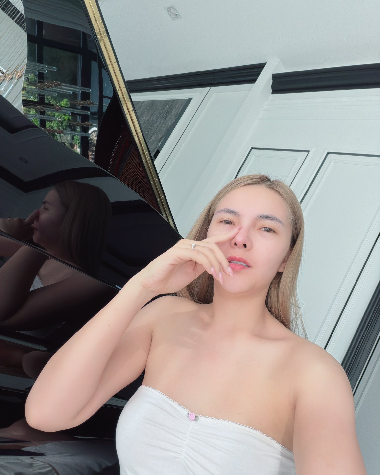 เบล - ขนิษฐา เบ้าหล่อเพชร