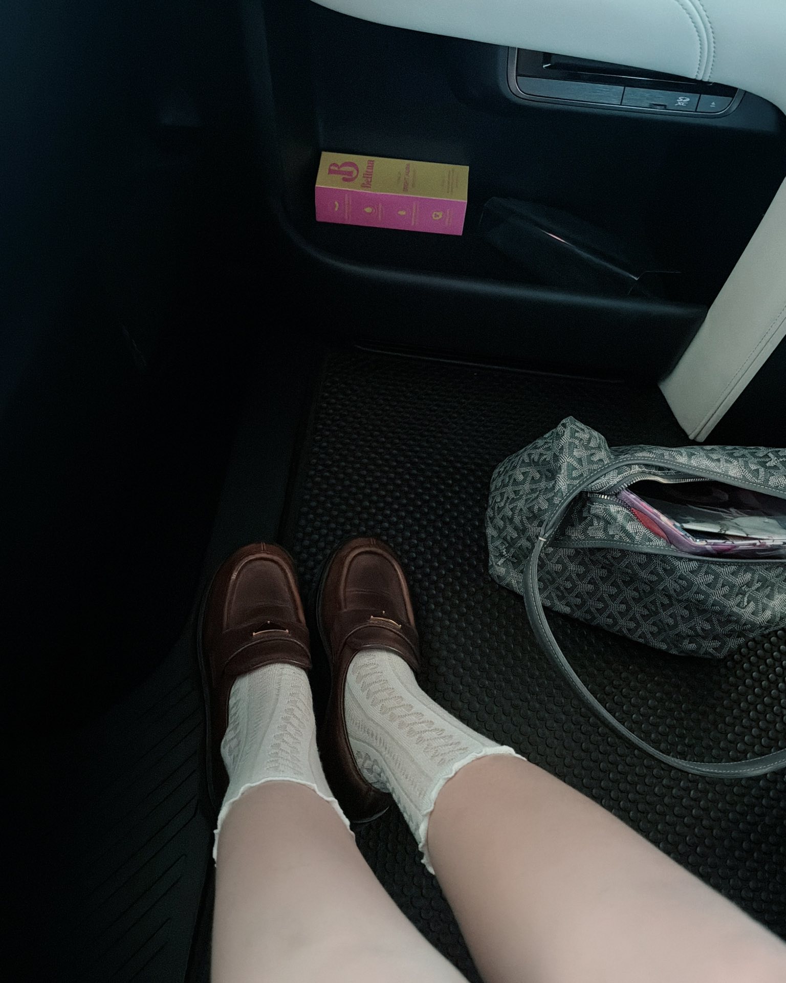 เบล - ขนิษฐา เบ้าหล่อเพชร