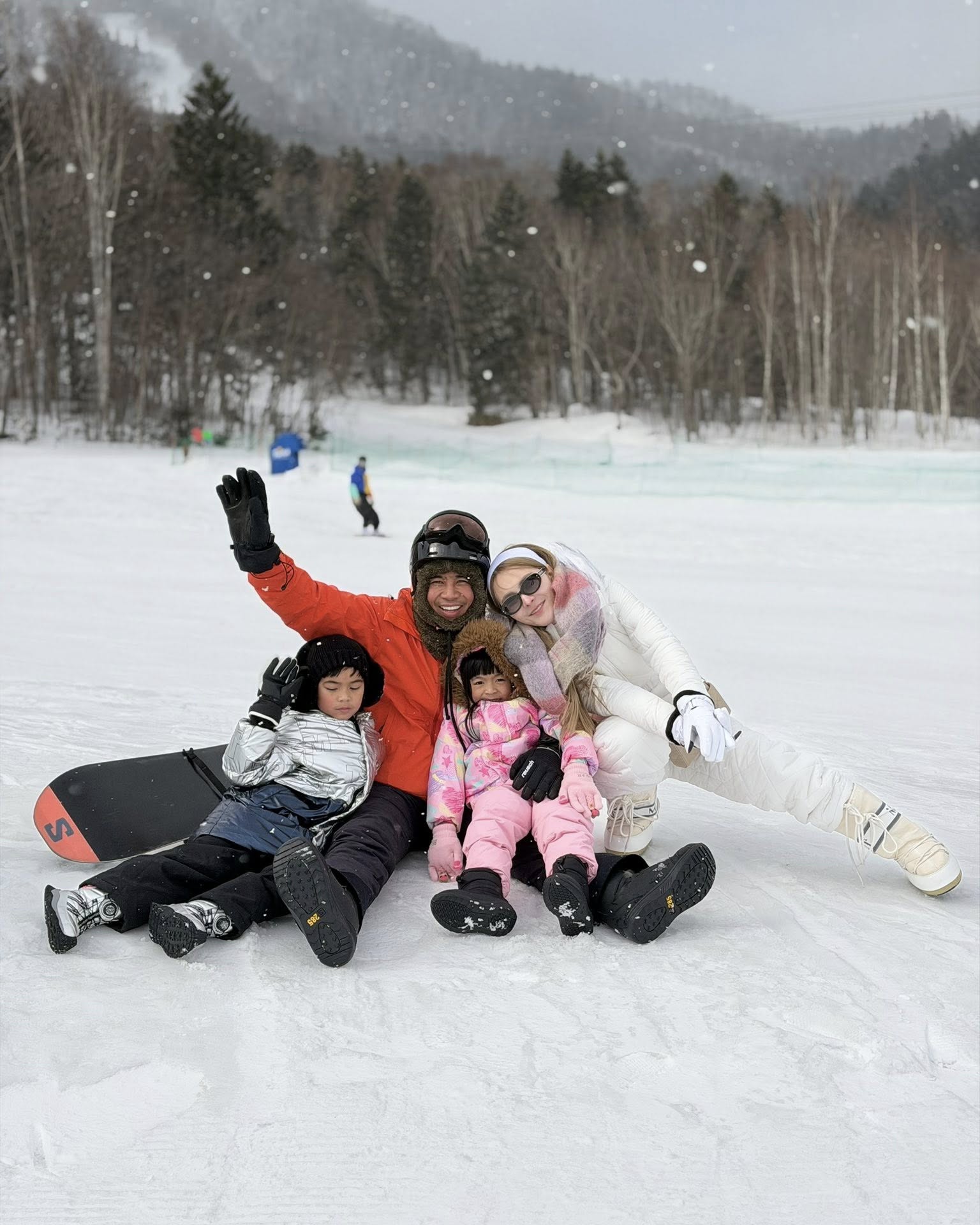 เบล - ขนิษฐา เบ้าหล่อเพชร