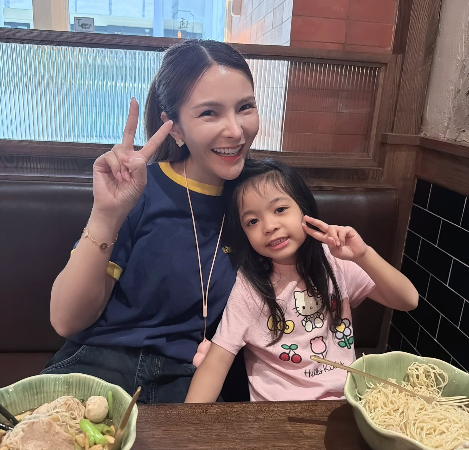 เบล - ขนิษฐา เบ้าหล่อเพชร