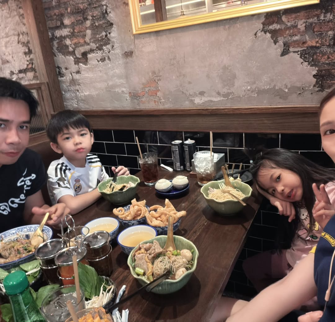 เบล - ขนิษฐา เบ้าหล่อเพชร