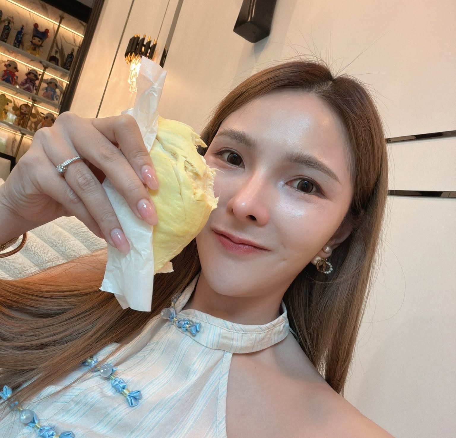 เบล - ขนิษฐา เบ้าหล่อเพชร