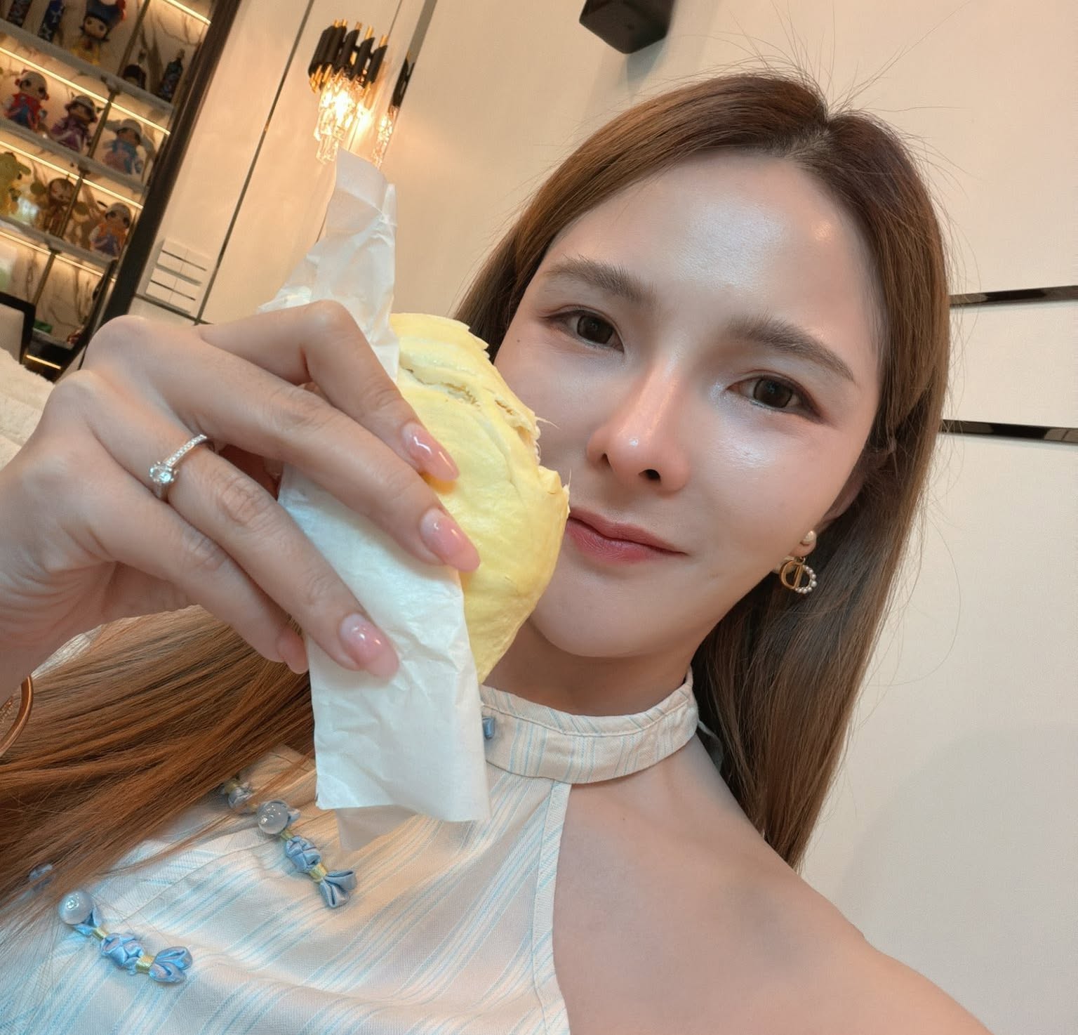 เบล - ขนิษฐา เบ้าหล่อเพชร