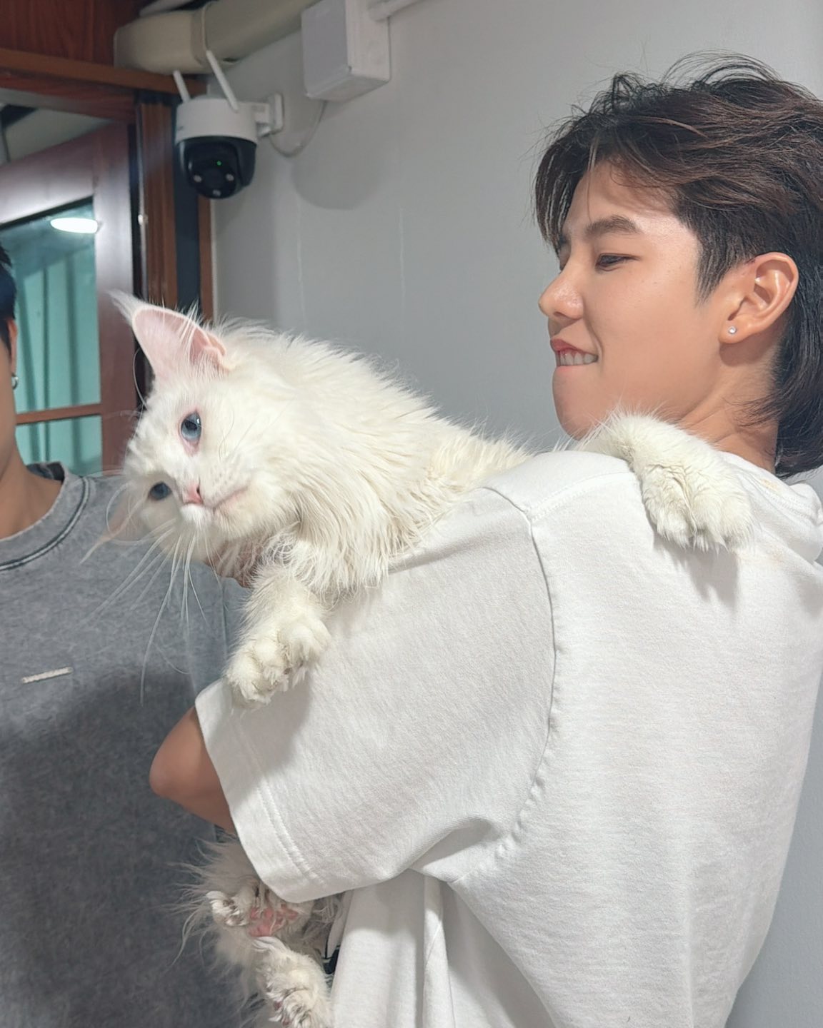 เบล - ขนิษฐา เบ้าหล่อเพชร