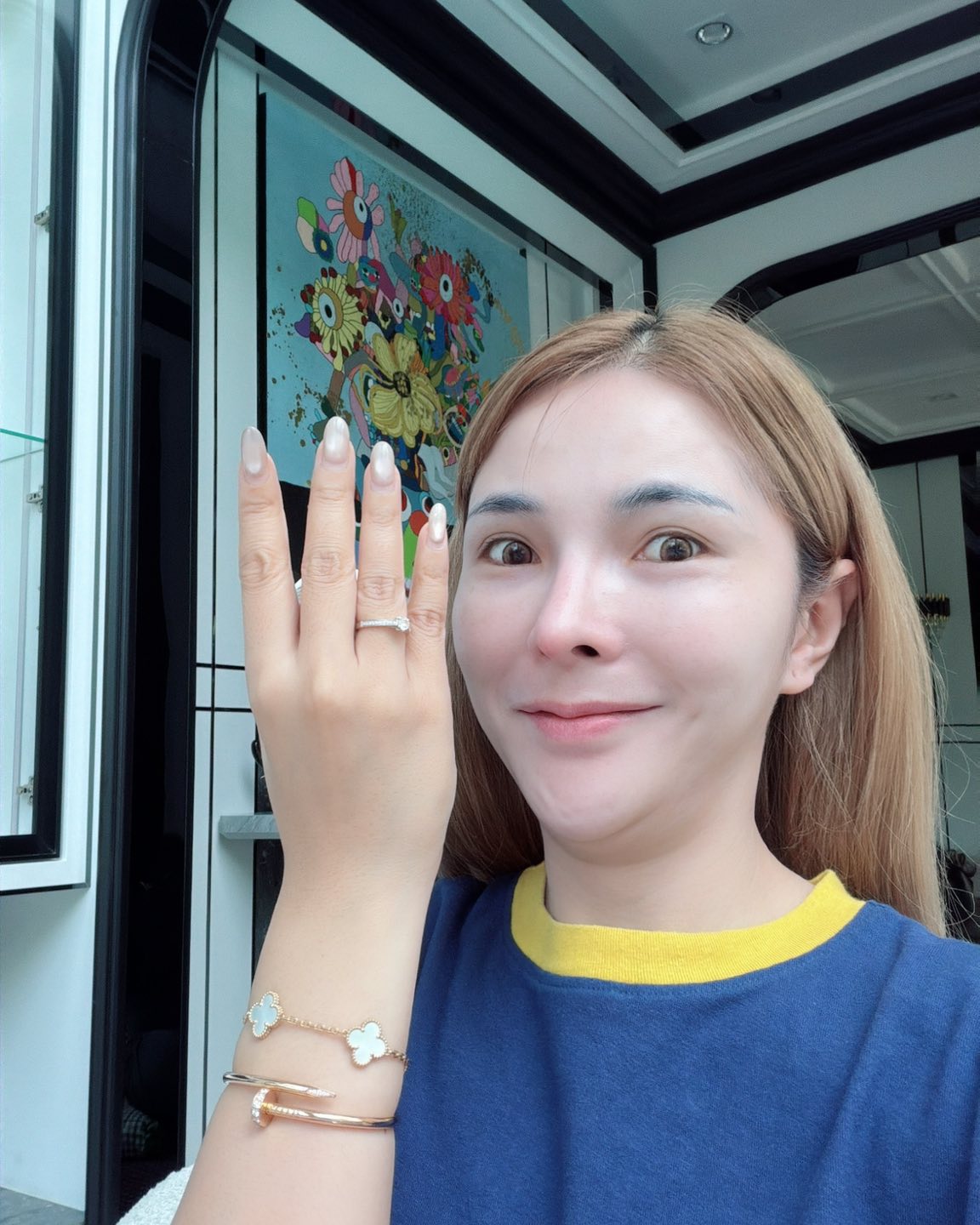 เบล - ขนิษฐา เบ้าหล่อเพชร