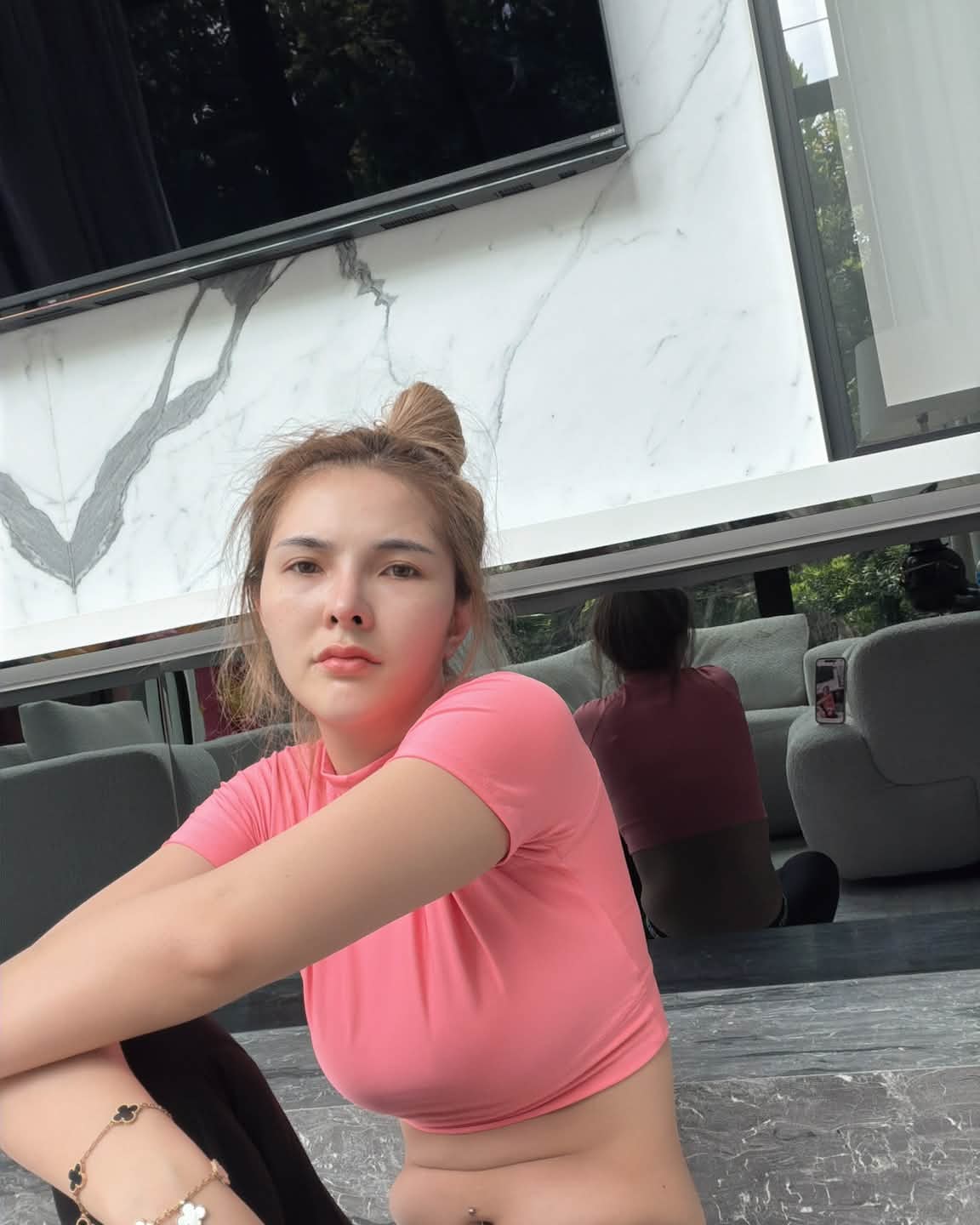 เบล - ขนิษฐา เบ้าหล่อเพชร