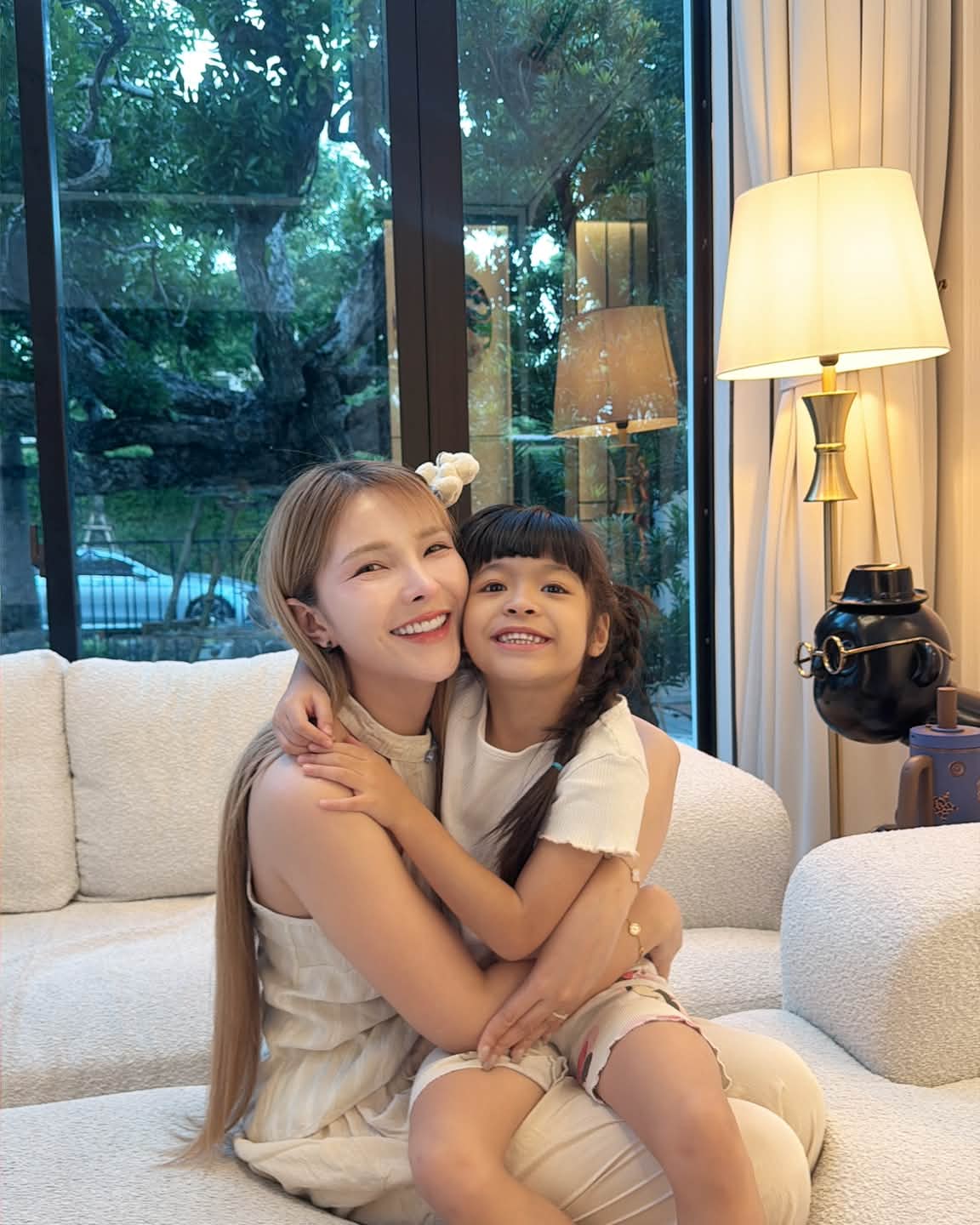 เบล - ขนิษฐา เบ้าหล่อเพชร