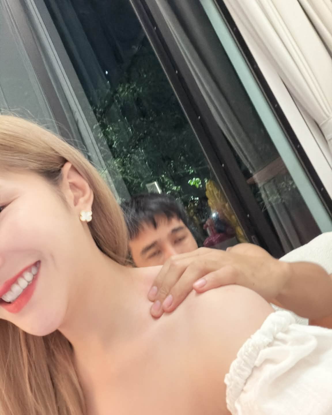 เบล - ขนิษฐา เบ้าหล่อเพชร