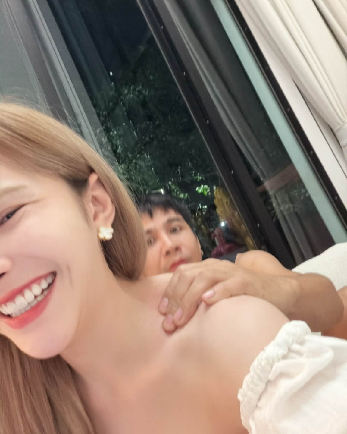 เบล - ขนิษฐา เบ้าหล่อเพชร