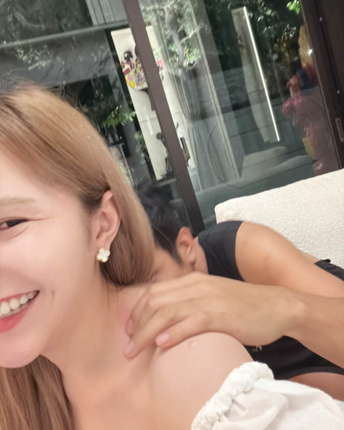 เบล - ขนิษฐา เบ้าหล่อเพชร