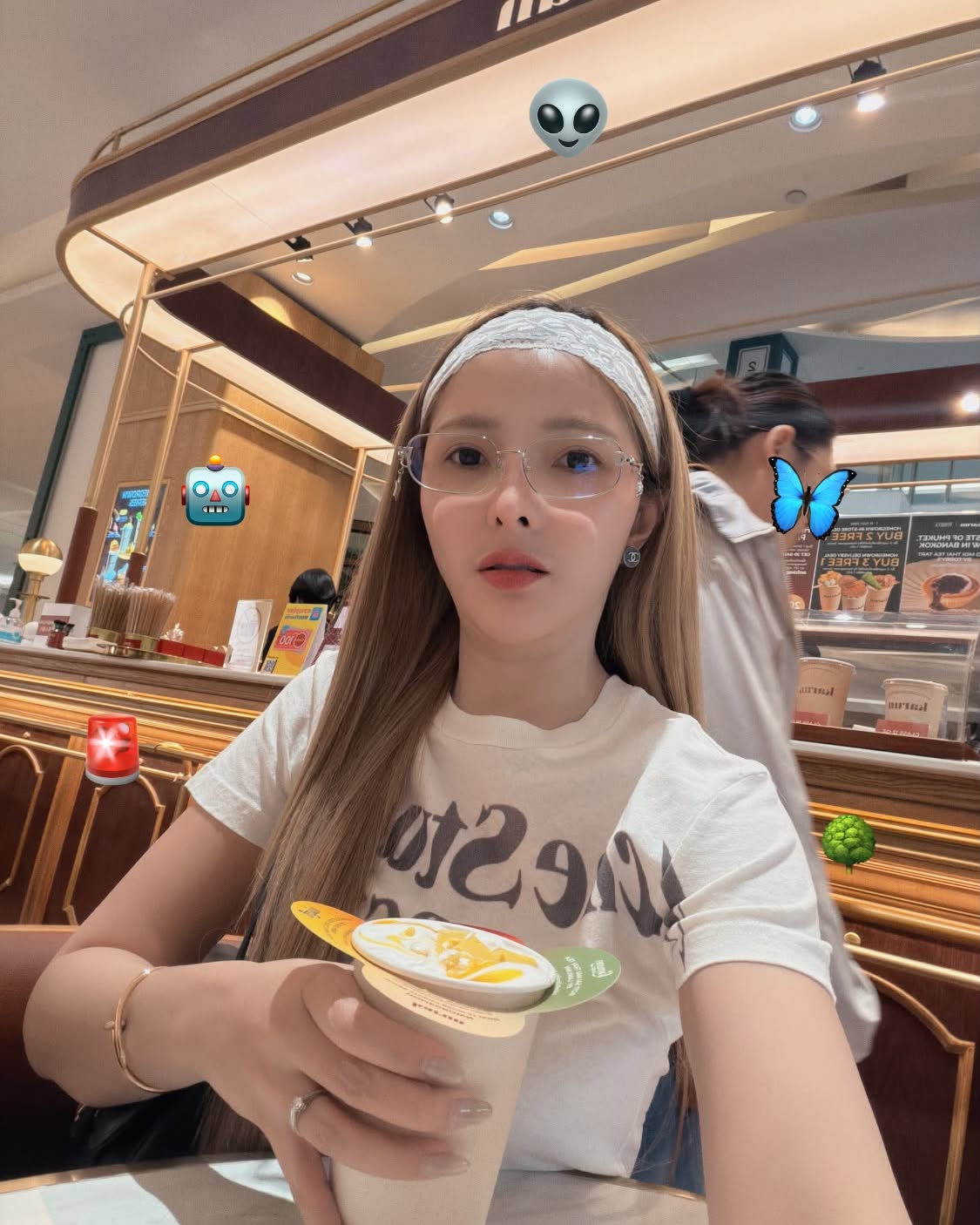 เบล - ขนิษฐา เบ้าหล่อเพชร