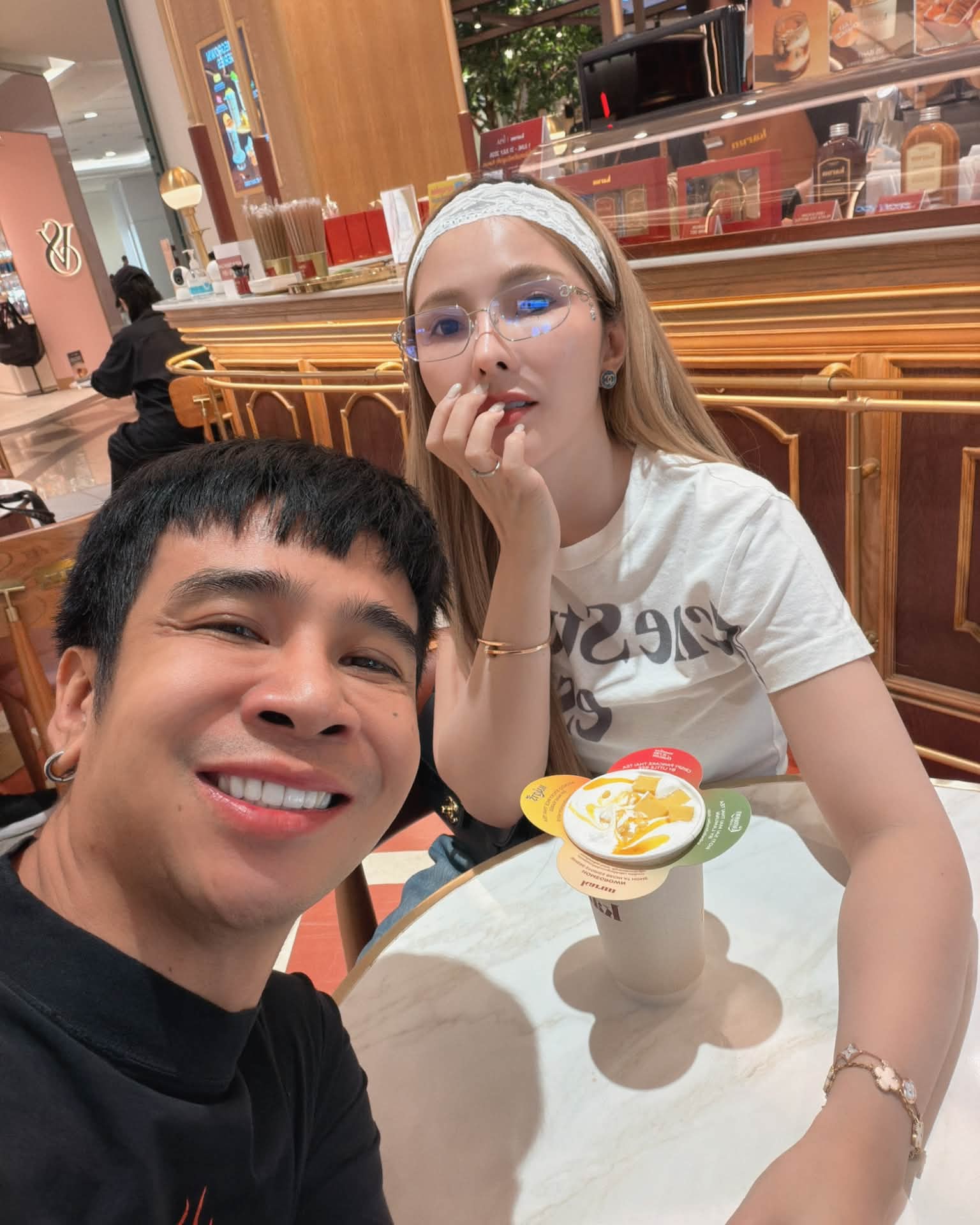 เบล - ขนิษฐา เบ้าหล่อเพชร