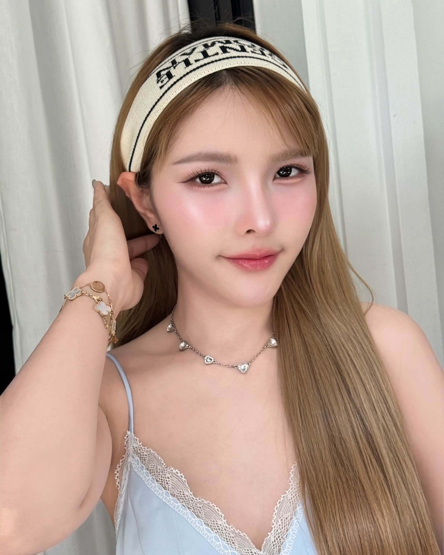เบล - ขนิษฐา เบ้าหล่อเพชร