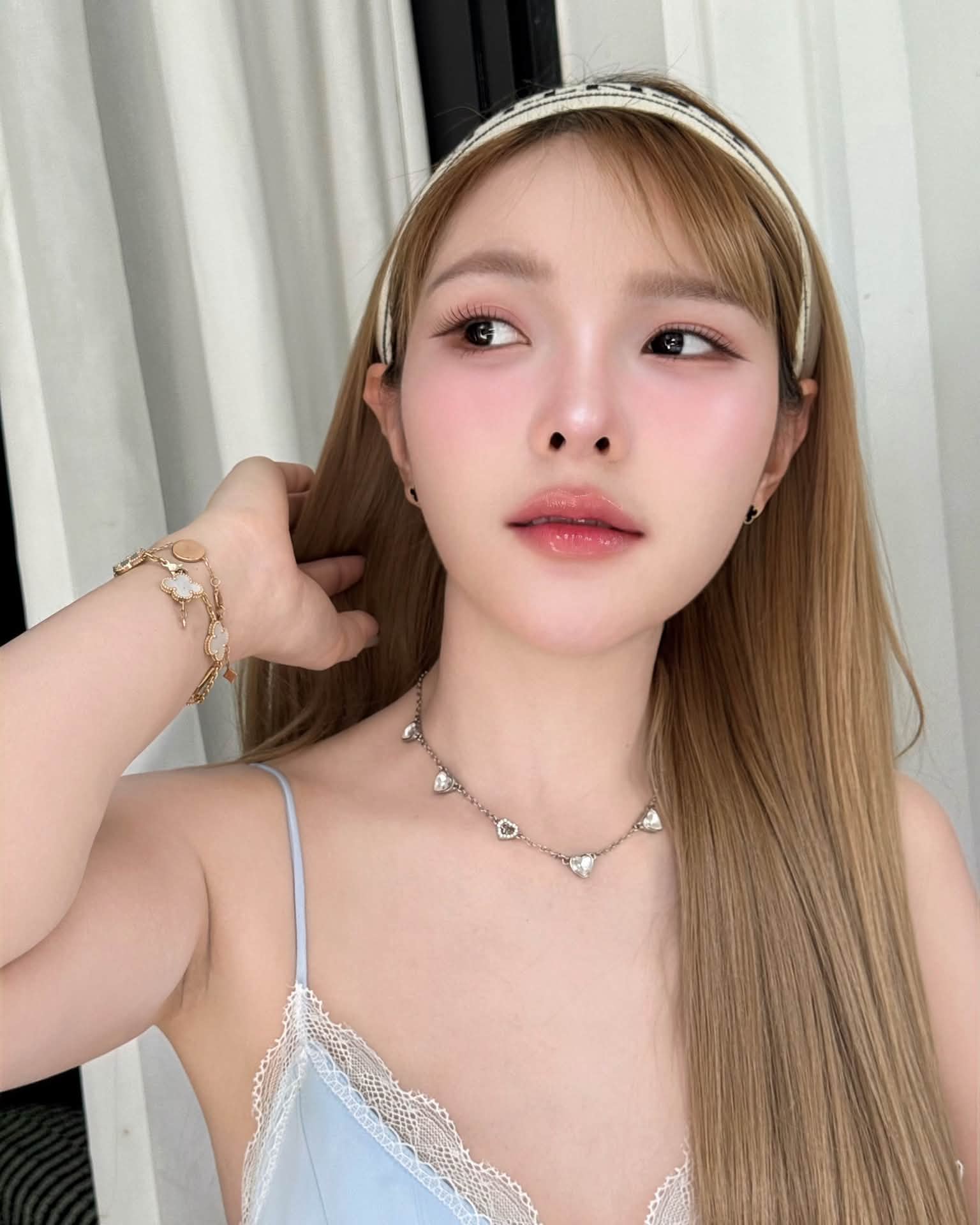 เบล - ขนิษฐา เบ้าหล่อเพชร
