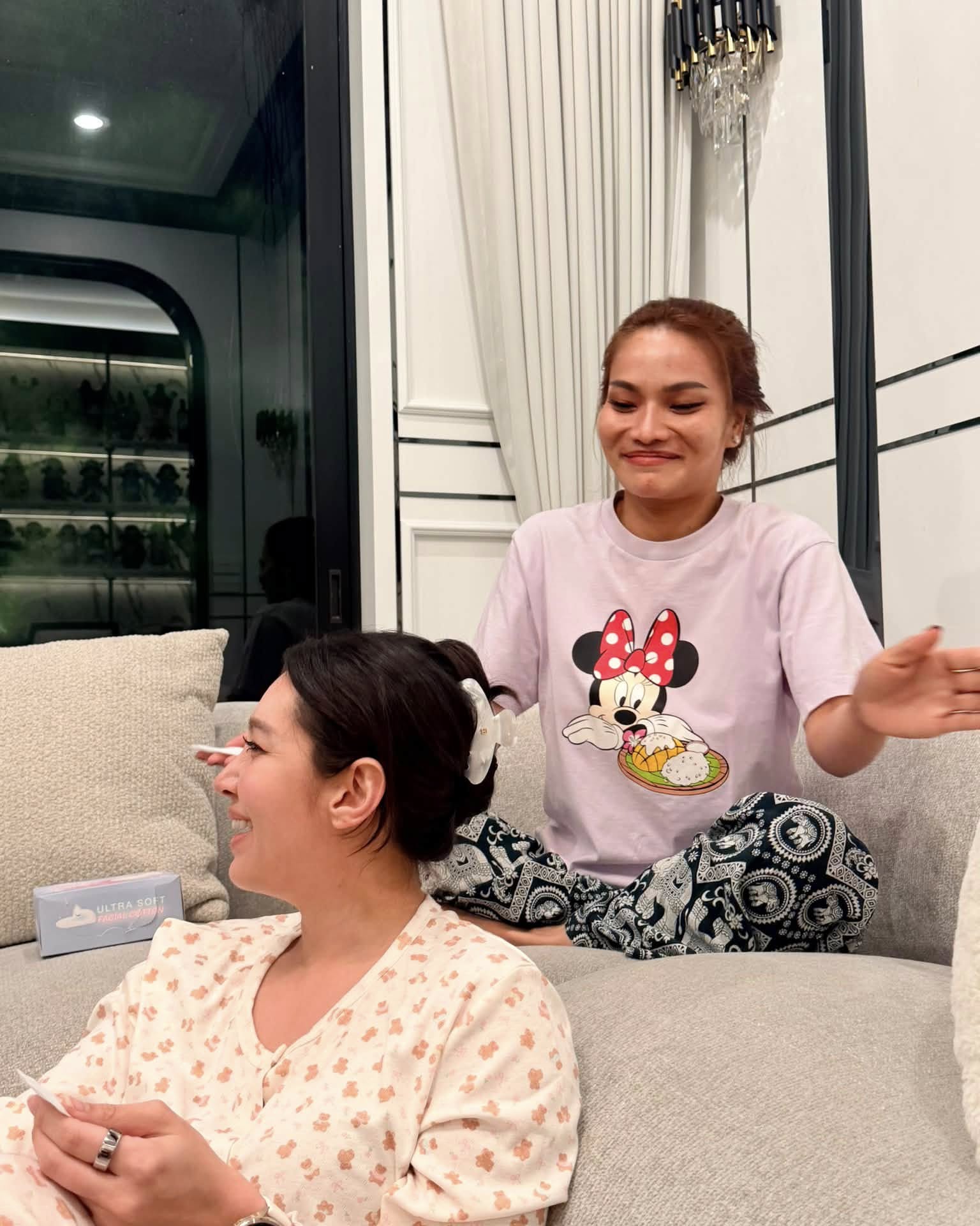 เบล - ขนิษฐา เบ้าหล่อเพชร