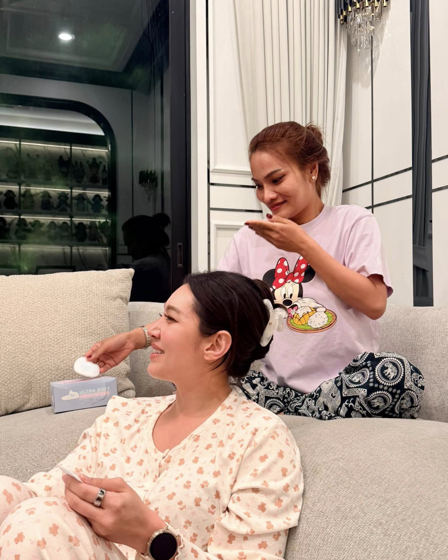 เบล - ขนิษฐา เบ้าหล่อเพชร