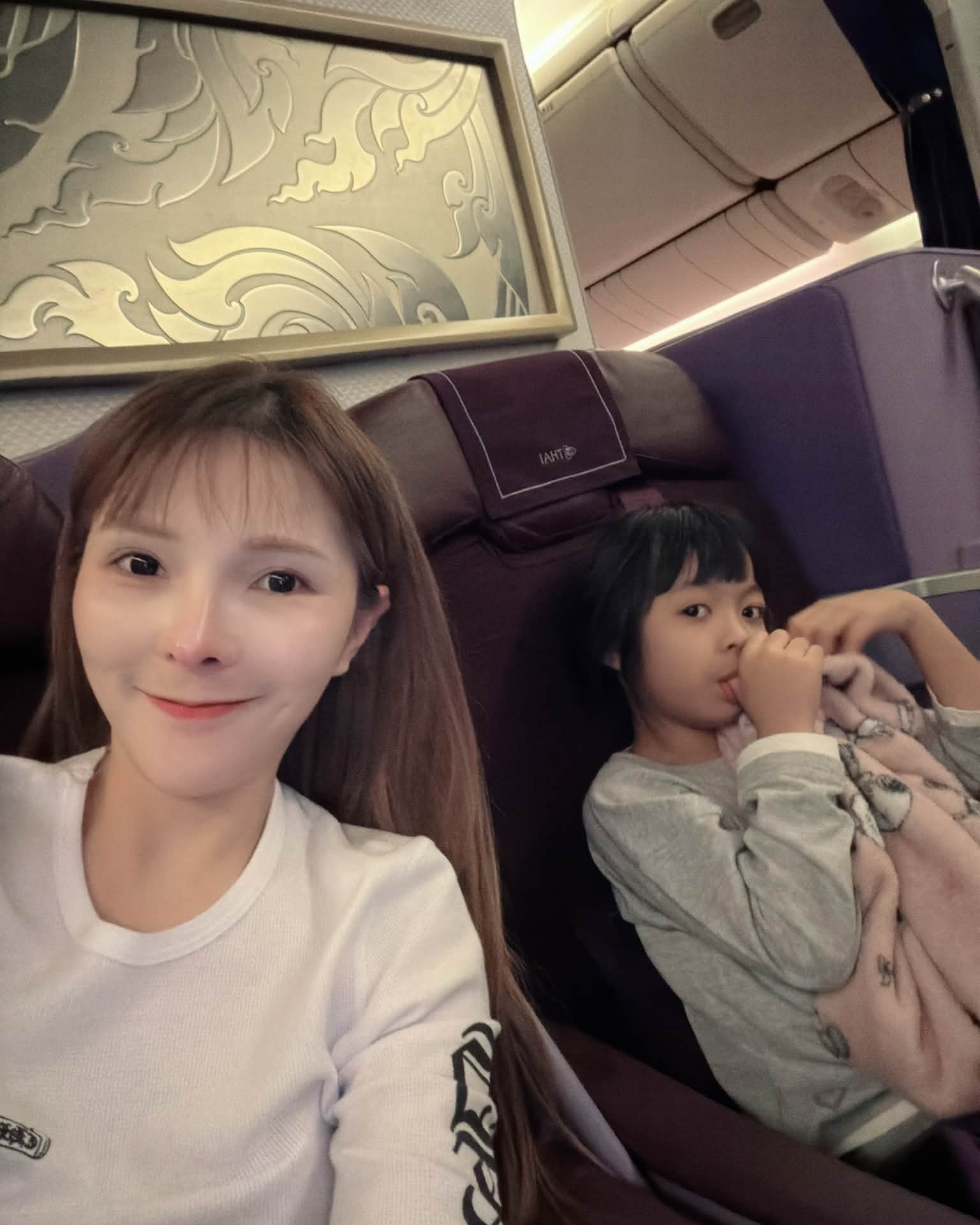 เบล - ขนิษฐา เบ้าหล่อเพชร