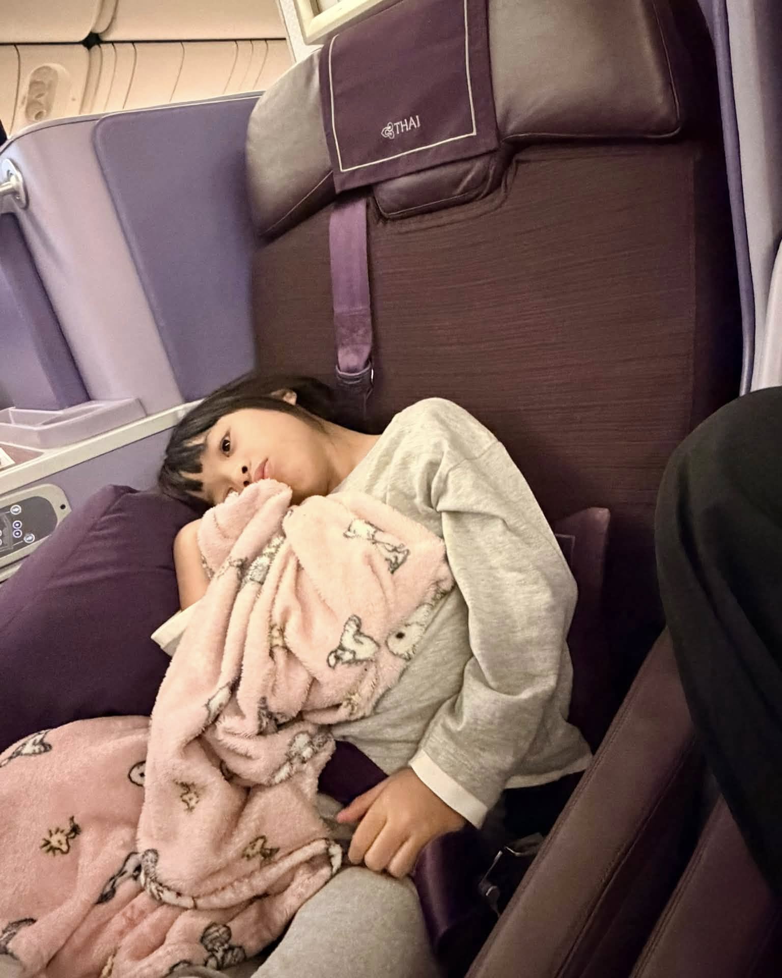 เบล - ขนิษฐา เบ้าหล่อเพชร