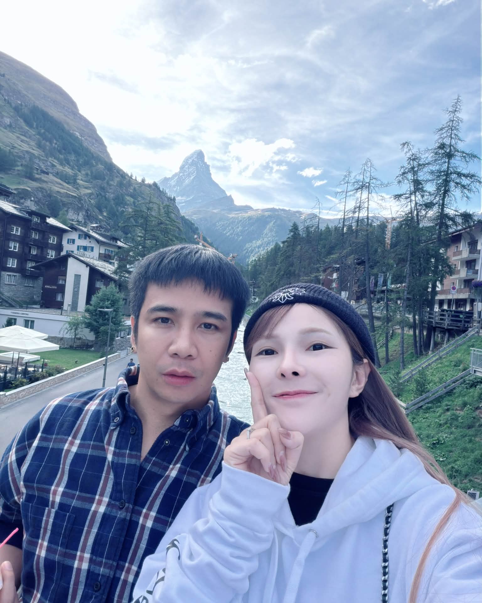 เบล - ขนิษฐา เบ้าหล่อเพชร
