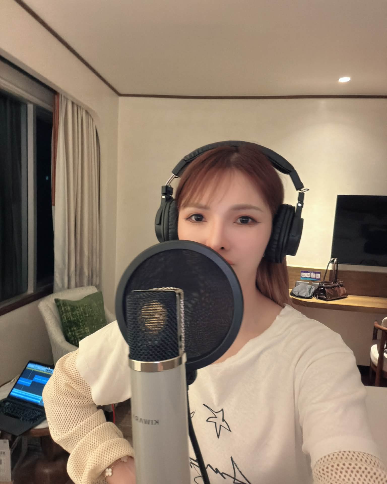 เบล - ขนิษฐา เบ้าหล่อเพชร