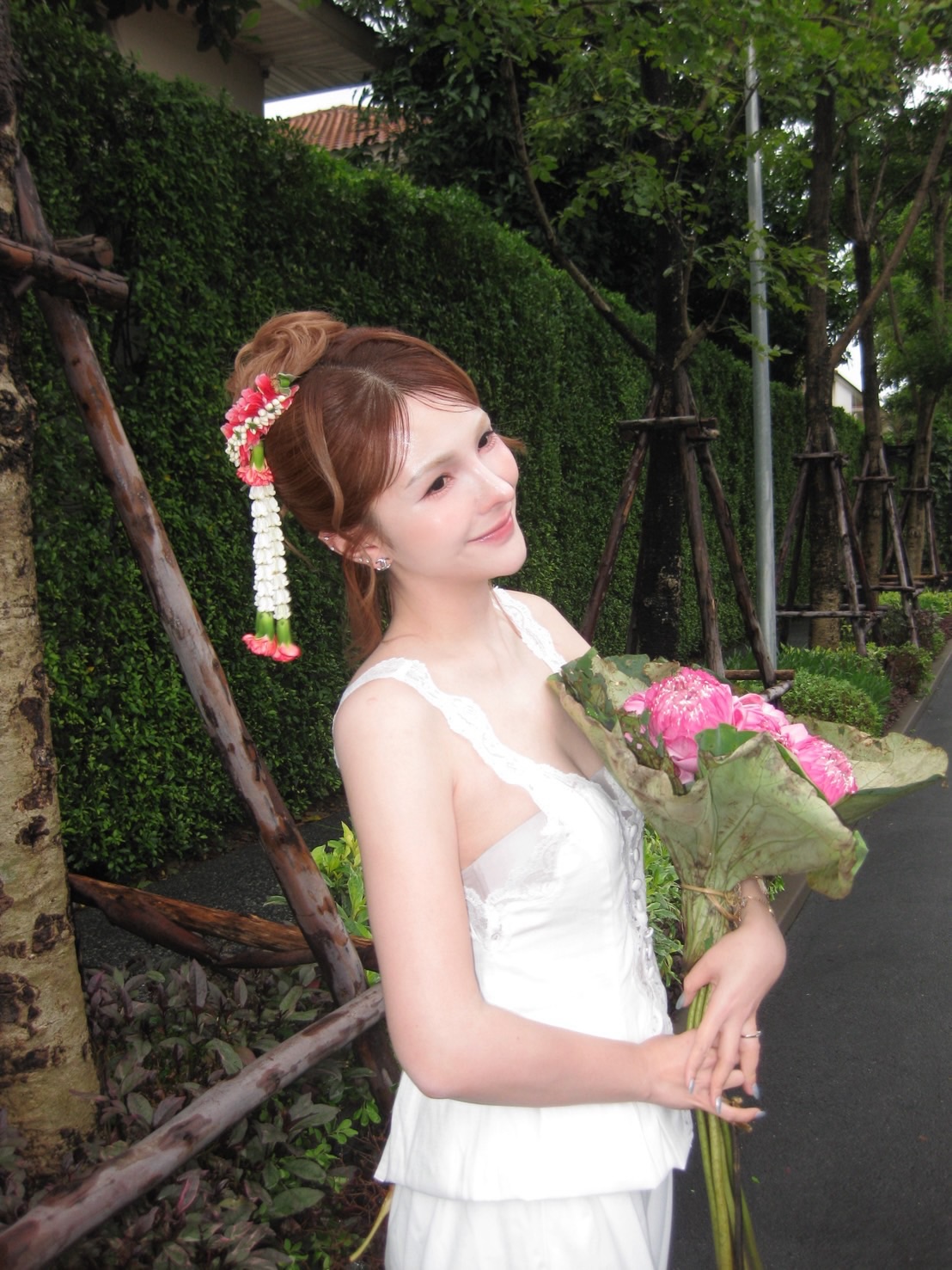 เบล - ขนิษฐา เบ้าหล่อเพชร