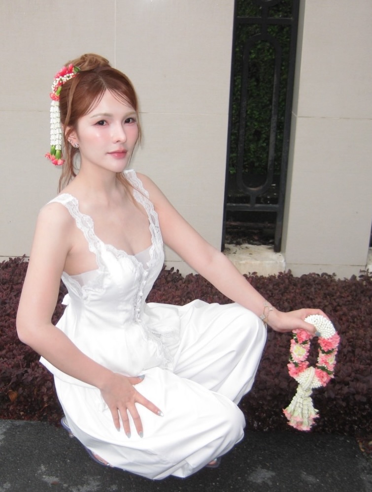 เบล - ขนิษฐา เบ้าหล่อเพชร