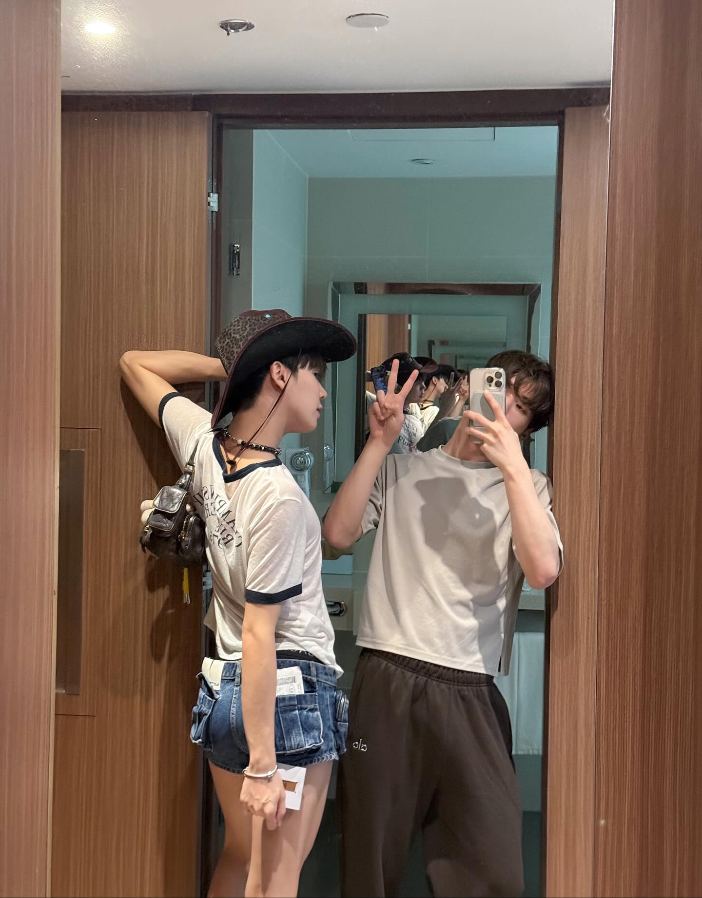 โอ๊ต - ธาราธร พุ่มโพธิงาม