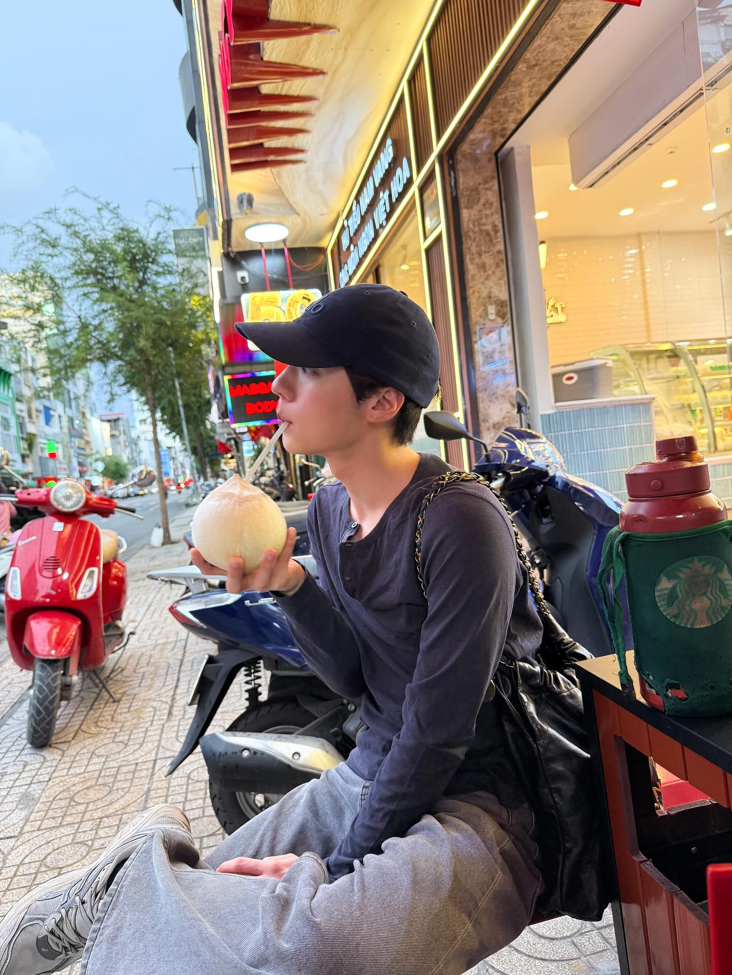 โอ๊ต - ธาราธร พุ่มโพธิงาม