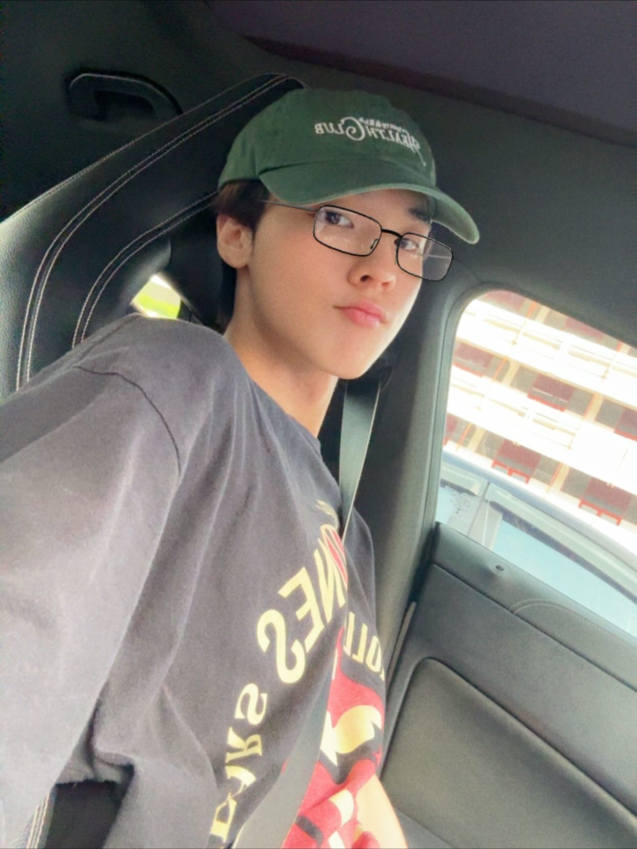 โอ๊ต - ธาราธร พุ่มโพธิงาม