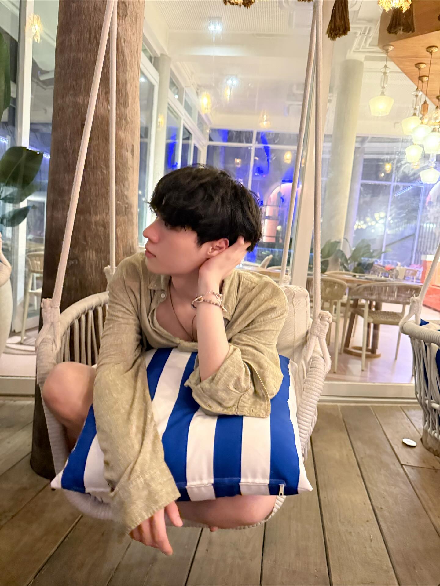 โอ๊ต - ธาราธร พุ่มโพธิงาม