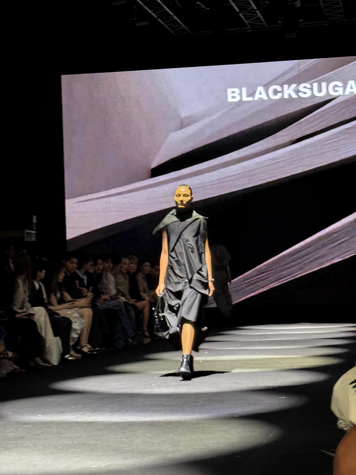 โอ๊ต - ธาราธร พุ่มโพธิงาม