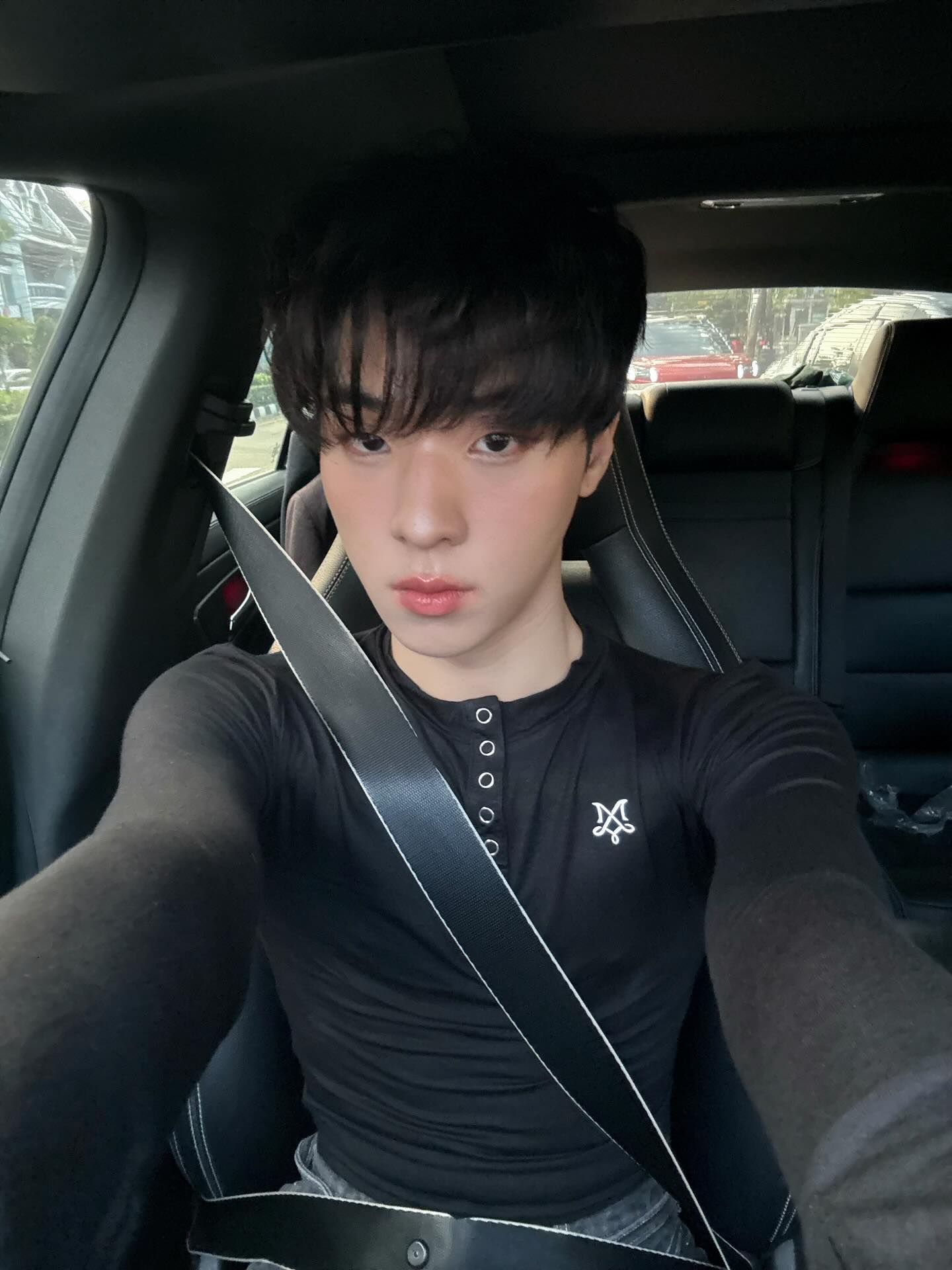 โอ๊ต - ธาราธร พุ่มโพธิงาม