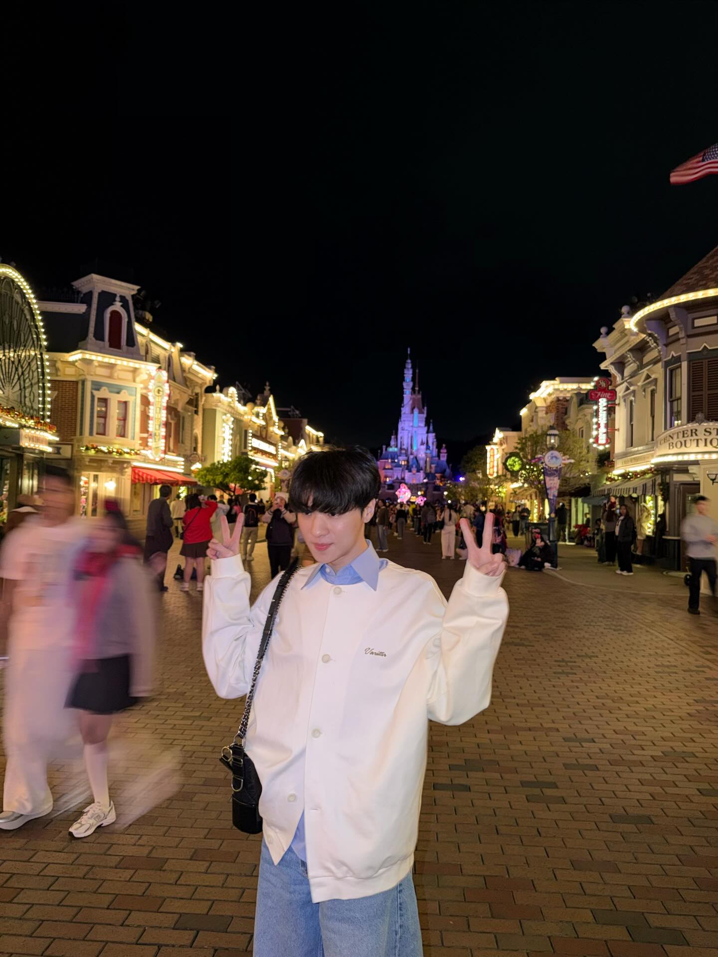 โอ๊ต - ธาราธร พุ่มโพธิงาม